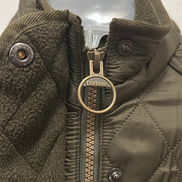 Perfect condition dark green Barbour women’s quilted jacket size US 2 - Picture 2 of 5